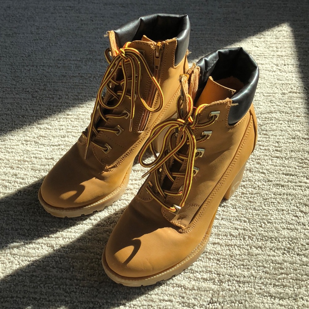Healed Timberland dress boot